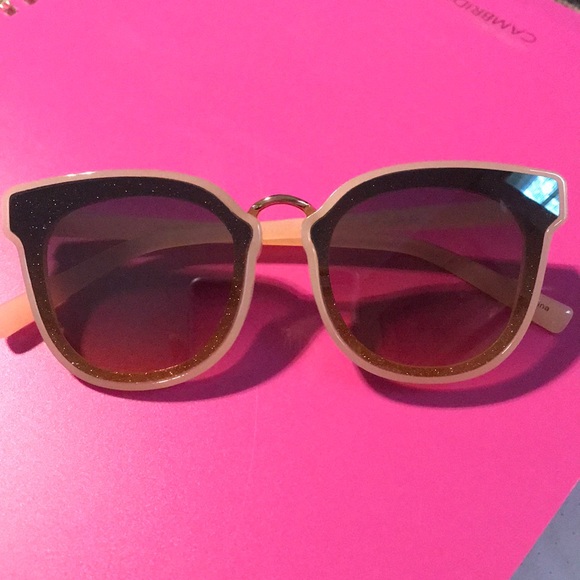 TRENDY RETRO SUNGLASSES - Picture 3 of 3